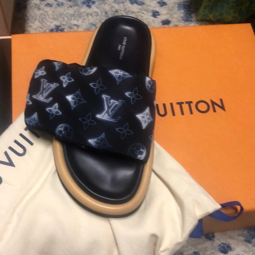 Louis Vuitton Pool pillow comfort mule - Picture 2 of 3